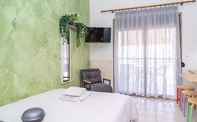 Kosmos Sercvice Apartment Beautiful Studio 2 With Additional Cost Parking
